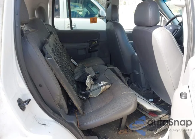 1FMZU72K35UA44203: 44327196