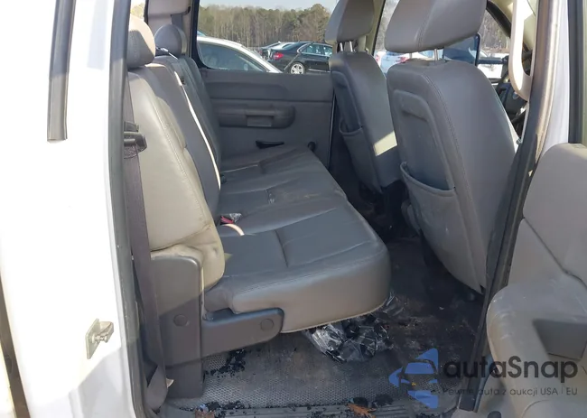 1GCHK23678F132142: 44327216