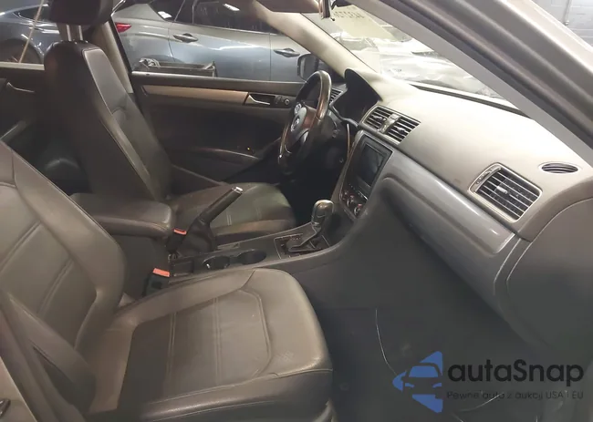 1VWAT7A36EC038560: 44327267