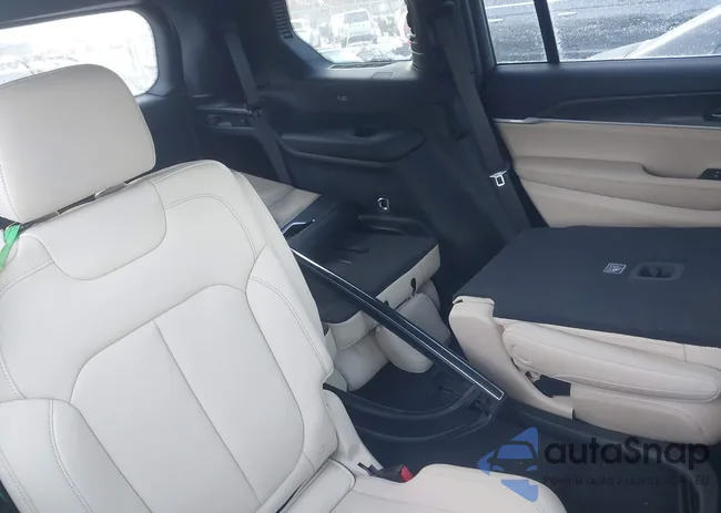 1C4RJKBG8P8841280: 44327385