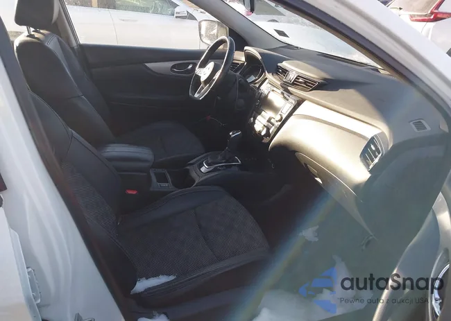 JN1BJ1CW2LW392883: 44328118