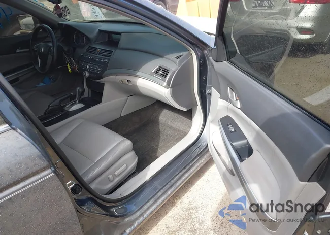 1HGCP368X9A047326: 44328172