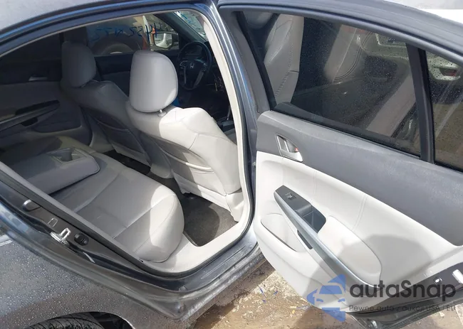 1HGCP368X9A047326: 44328172