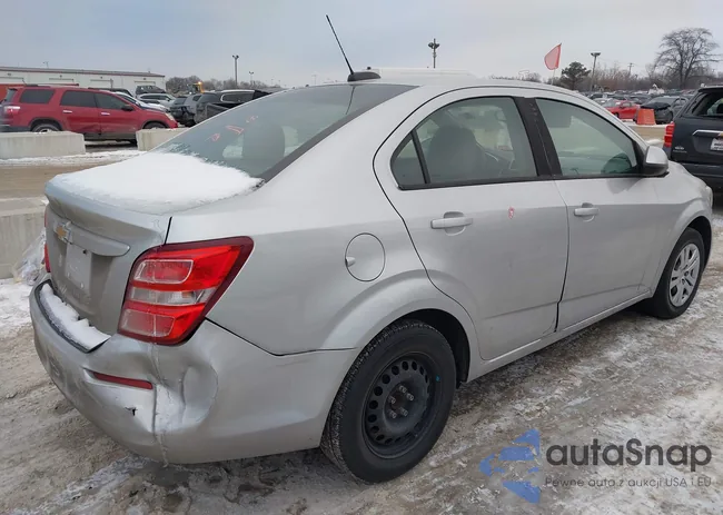 1G1JB5SH4H4145215: 44328173