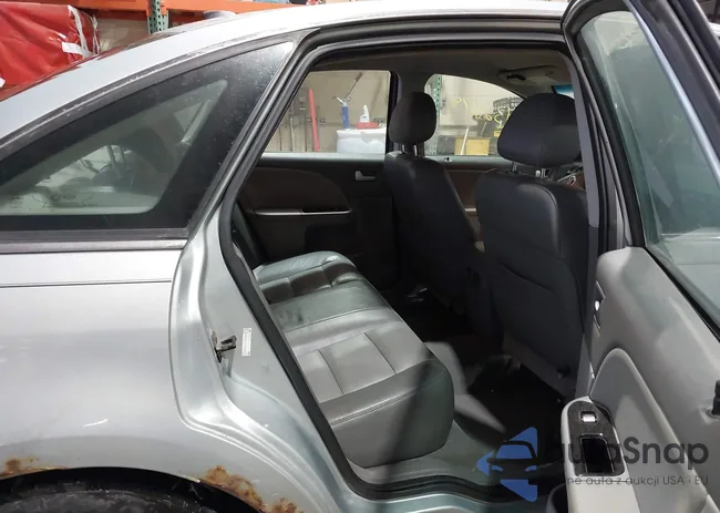 1MEHM42137G608633: 44328179