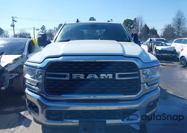 3C6UR5DLXRG106027: 44328182