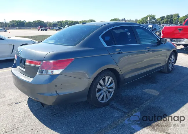 1HGCP2F84BA145249: 44328233