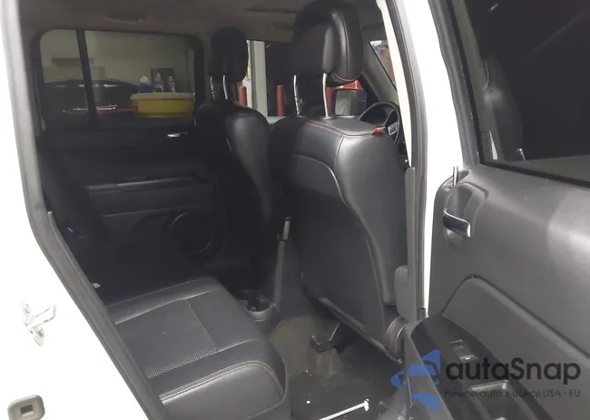 1C4NJRBB8GD706951: 44328353