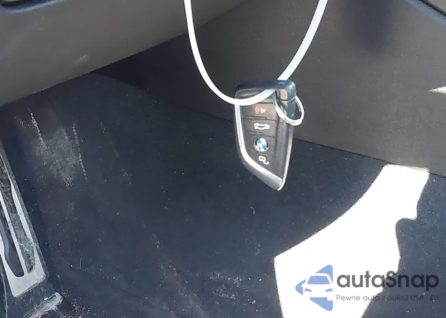 3MW5U9J03M8B58743: 44328452