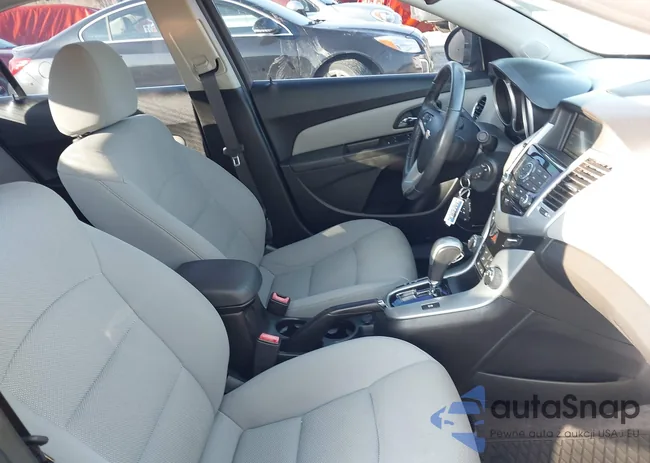 1G1PJ5SC3C7393786: 44328516