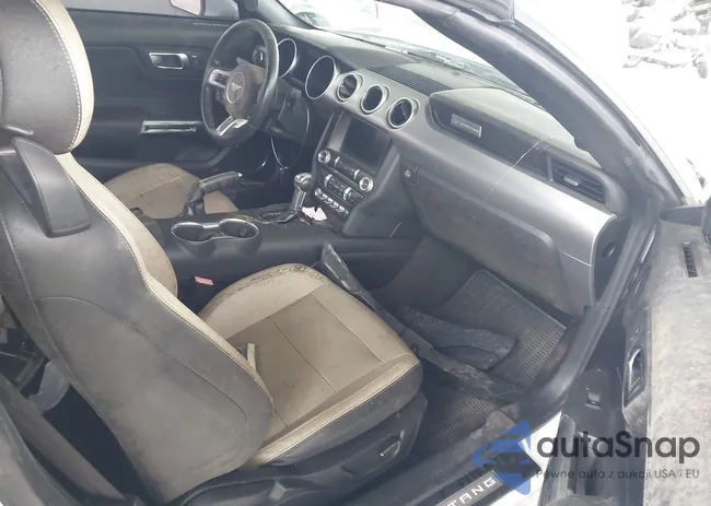 1FATP8UH8J5111686: 44328554