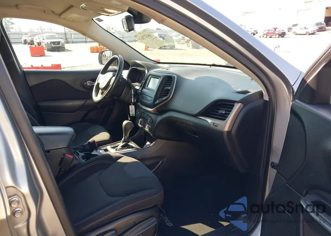 1C4PJLCB6FW741639: 44327631