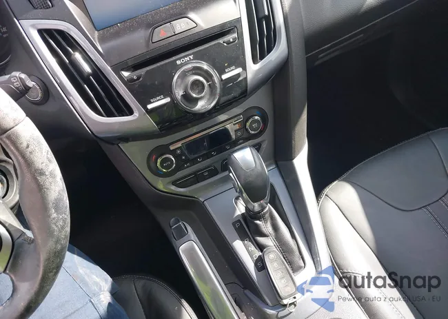 1FADP3N24EL112210: 44327633