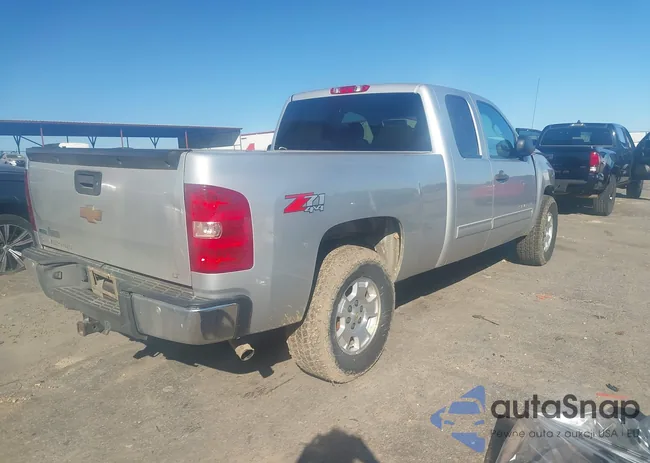 1GCRKSE77CZ143949: 44327677