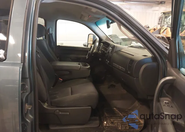 1GC1KXE86BF257573: 44327770