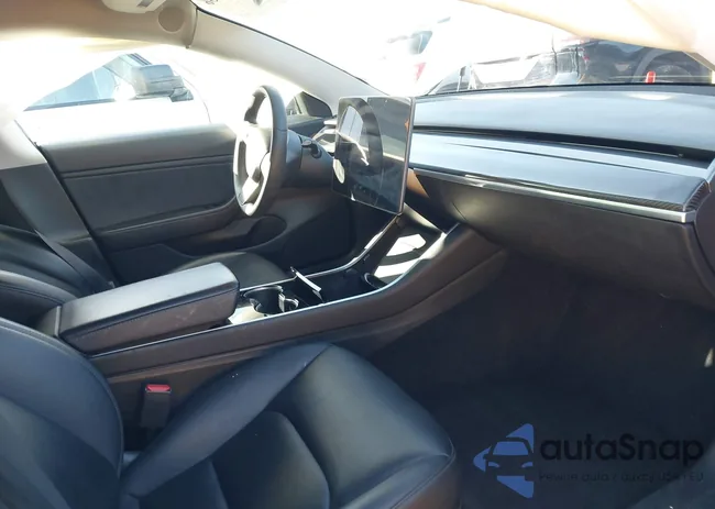 5YJ3E1EC6LF640985: 44327836