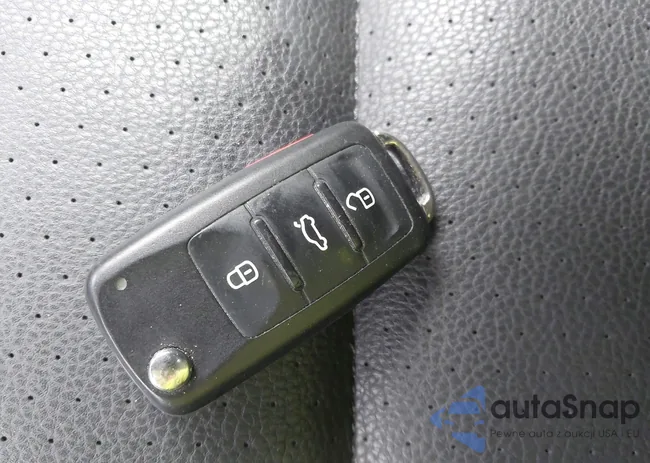 WVGSV7AX2HK018719: 44327844