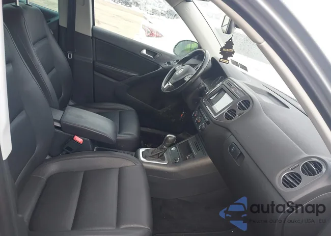 WVGSV7AX2HK018719: 44327844