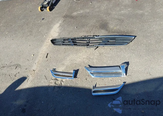 KMHGC4DD5DU247700: 44327966