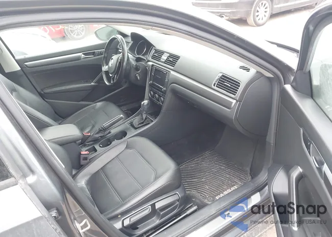 1VWAA7A37JC014607: 44329078