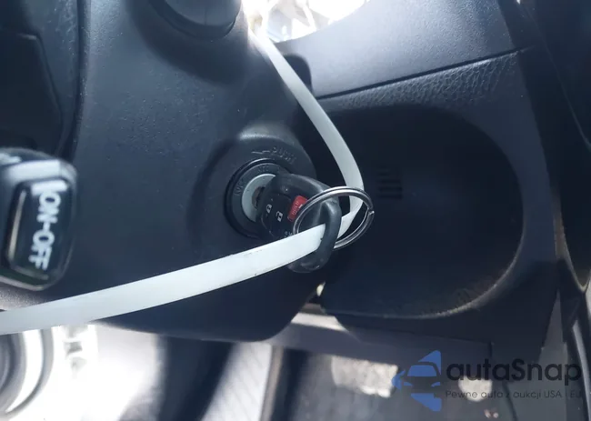 2T1BURHE7JC012865: 44329115