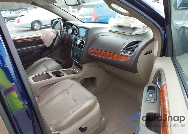 2C4RC1GG8FR754205: 44329221