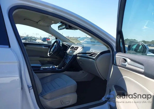 3FA6P0LU2KR262924: 44328854