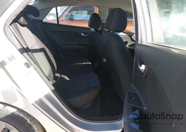 3KPA24AD2LE275680: 44329993