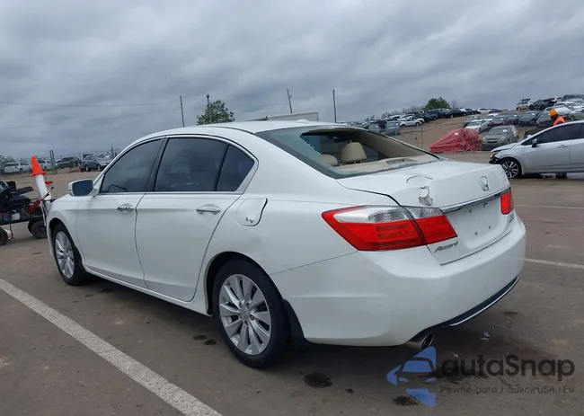 1HGCR3F95DA026086: 44330077