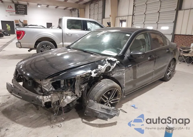 1HGCP26379A189793: 44330152