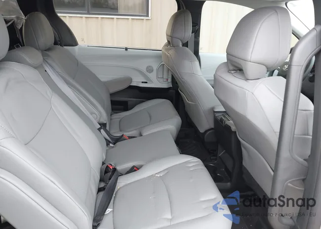 5TDYRKEC4SS227585: 44330171