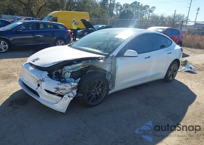 5YJ3E1EB4NF261736: 44330193