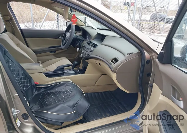 1HGCP2F3XAA169056: 44330226