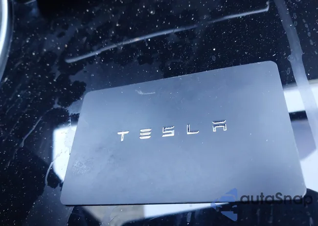 5YJ3E1ECXLF601770: 44330438