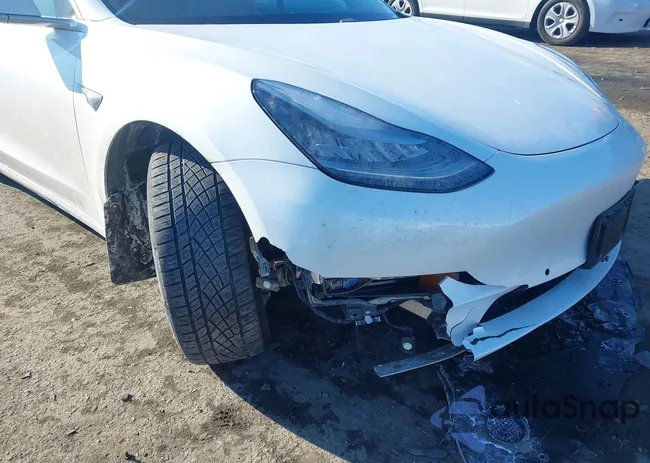 5YJ3E1ECXLF601770: 44330438