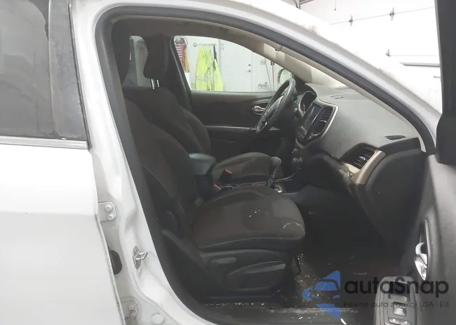 1C4PJLCB7FW561019: 44330463