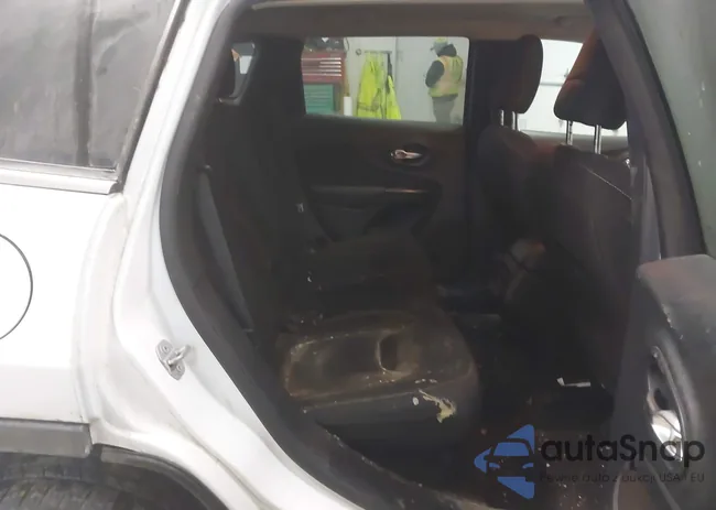 1C4PJLCB7FW561019: 44330463