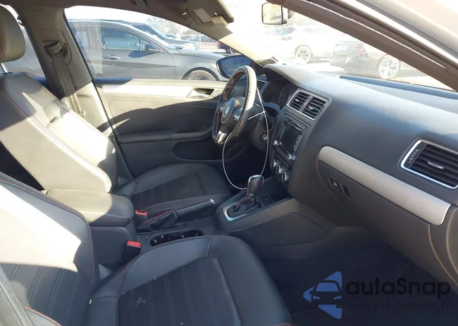 3VW4S7AJ2DM284422: 44329709