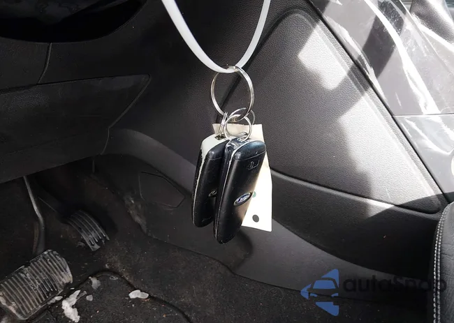 1FMCU9J97EUA42146: 44329885