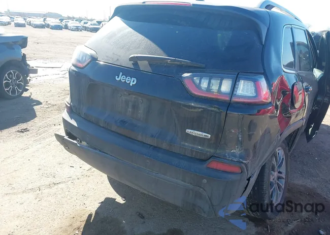 1C4PJLLB5LD555842: 44329902