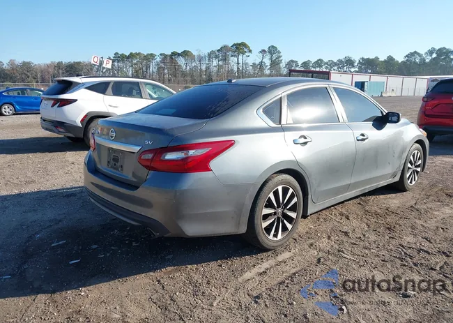 1N4AL3AP6JC272311: 44331024