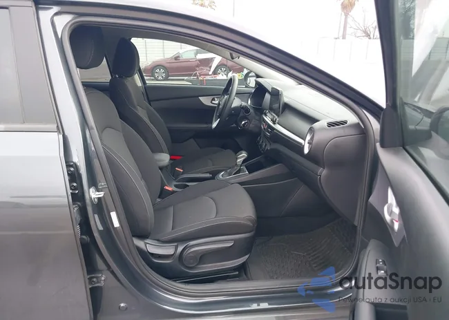 3KPF24AD3RE730812: 44331151