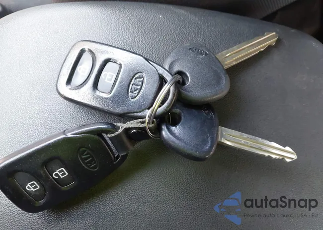 KNDJT2A25A7701763: 44331307