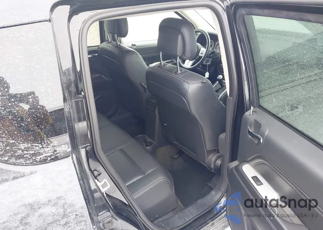 1C4NJCEAXGD803987: 44331403