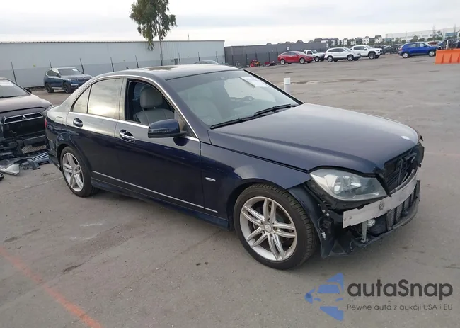 WDDGF4HB7CR217805: 44331558