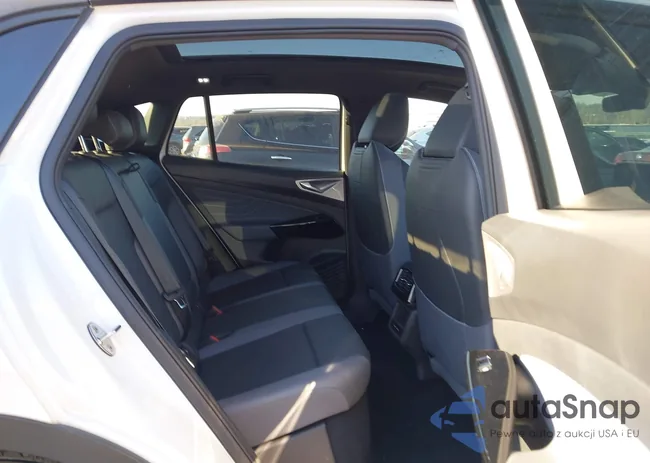 1V2WNPE88PC040658: 44330678