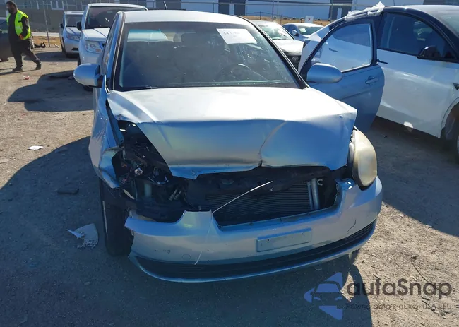 KMHCM36C98U081472: 44330698