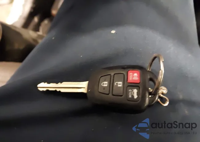 2T1BURHE9EC025624: 44332049