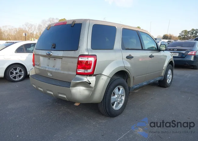 1FMCU9C70AKC42562: 44332080