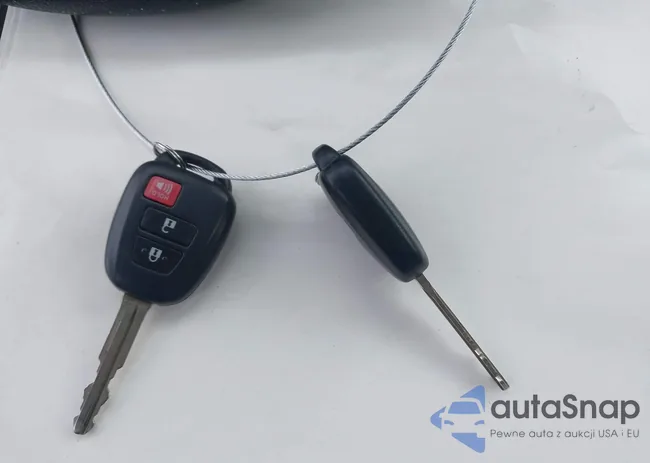 JTMZFREV3HJ144114: 44332155